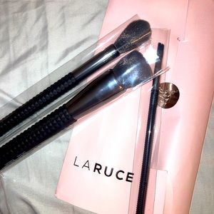 LARUCE 3 pc makeup brush set